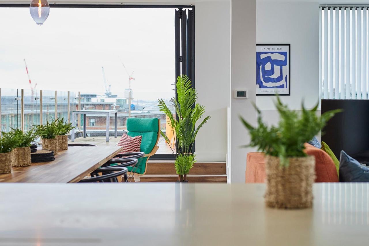 Host & - The Knight Street Penthouses *